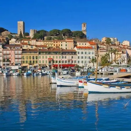2 Pieces 2 Terrasses 100 M Croisette Tres Clair. Apartment
